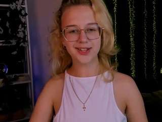 kiki-swan webcam model