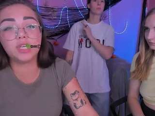 kiki-swan