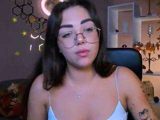 kiki-swan