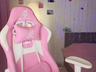 bella-fox Live Webcam on CamSoda