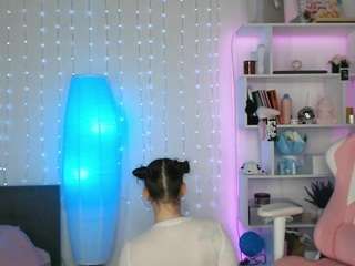 bella-fox Live Webcam on CamSoda