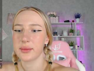 cassie-reed Live Webcam on CamSoda