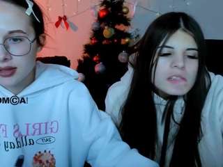 mona-cloud's CamSoda show and profile