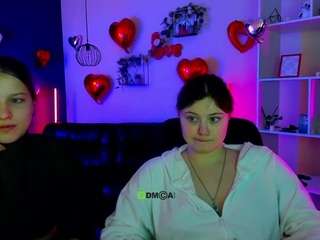 mona-cloud's CamSoda show and profile