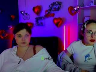 mona-cloud's CamSoda show and profile