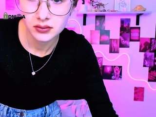 mona-cloud Live Webcam on CamSoda