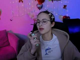 mona-cloud's CamSoda show and profile