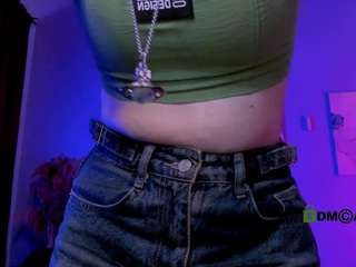 mona-cloud's CamSoda show and profile