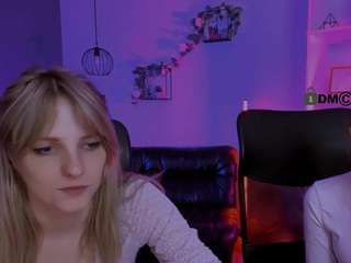 mona-cloud's CamSoda show and profile