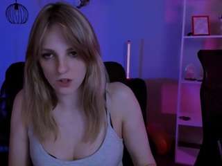 mona-cloud's CamSoda show and profile