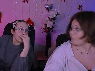 mona-cloud's CamSoda show and profile