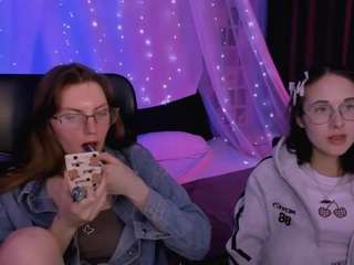Live cam show with mona-cloud