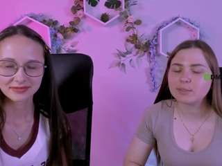 Live cam show with mona-cloud
