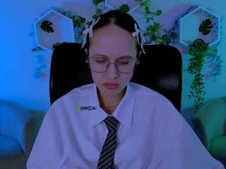 mona-cloud live webcam show