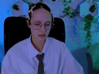 mona-cloud live webcam show