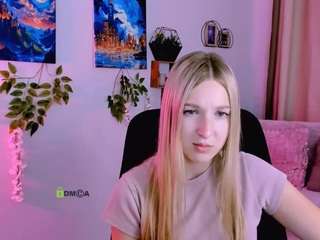 mona-cloud live webcam show