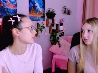 mona-cloud live webcam show