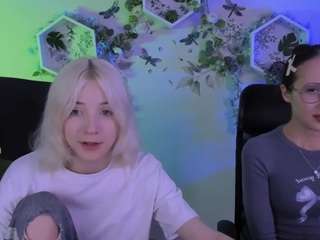 mona-cloud live webcam show