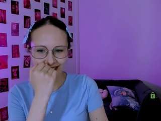 mona-cloud live webcam show