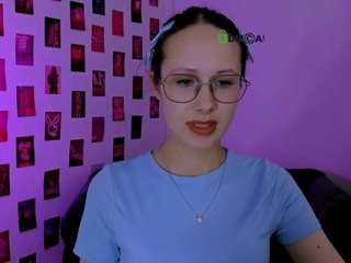 mona-cloud live webcam show
