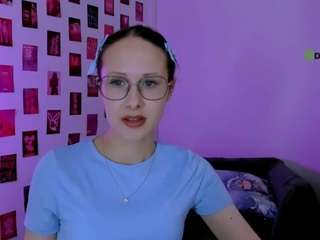 mona-cloud live webcam show