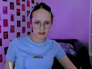 mona-cloud live webcam show