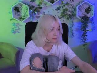 mona-cloud live webcam show
