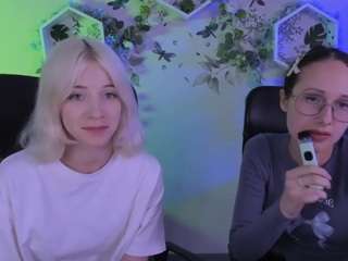 mona-cloud live webcam show