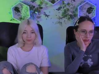 mona-cloud live webcam show
