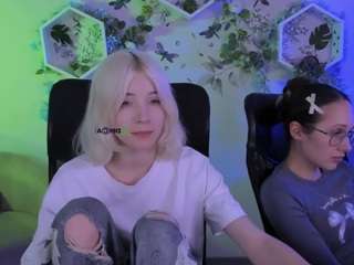mona-cloud live webcam show