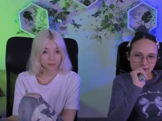 mona-cloud live webcam show