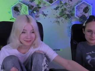 mona-cloud live webcam show