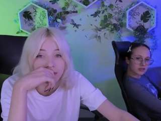 mona-cloud live webcam show