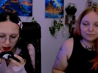 mona-cloud live webcam show