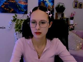 mona-cloud live webcam show