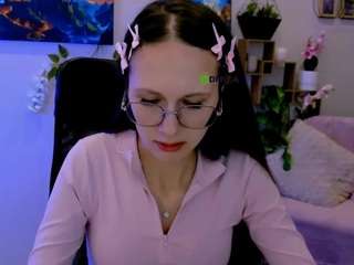 mona-cloud live webcam show