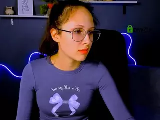 mona-cloud's Live Sex Cam Show