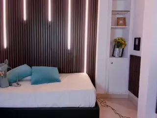 Catalinaa-Santana's Live Sex Cam Show