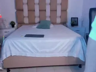 Catalinaa-Santana's Live Sex Cam Show