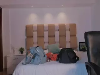 Catalinaa-Santana's Live Sex Cam Show