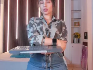 Catalinaa-Santana's Live Sex Cam Show