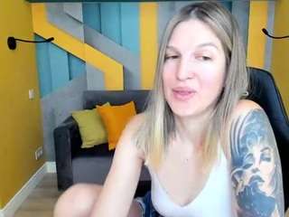 emilywalkers live webcam show