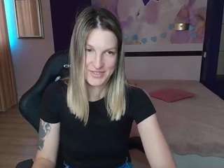 EmilyWalkers live webcam show