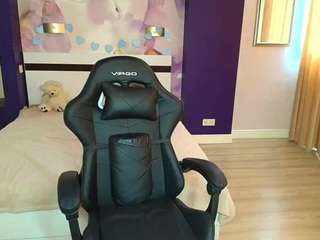 EmilyWalkers live webcam show