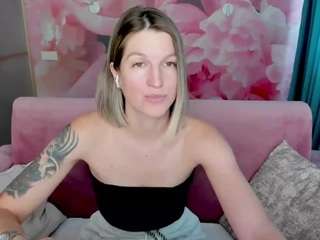 EmilyWalkers live cam preview