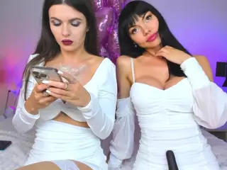 KiraBlackEyes's Live Sex Cam Show
