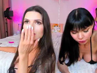 KiraBlackEyes's Live Sex Cam Show