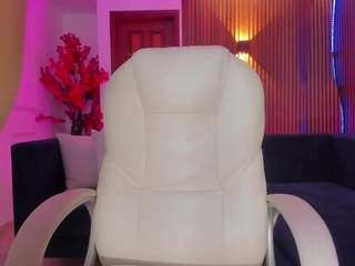 kloee-brown live webcam show