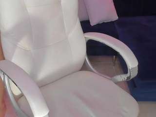 kloee-brown live webcam show