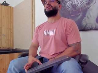 luke-09 Live Webcam on CamSoda